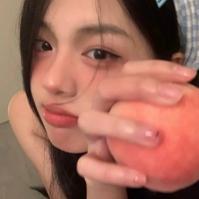 圣洁的艾曼妞